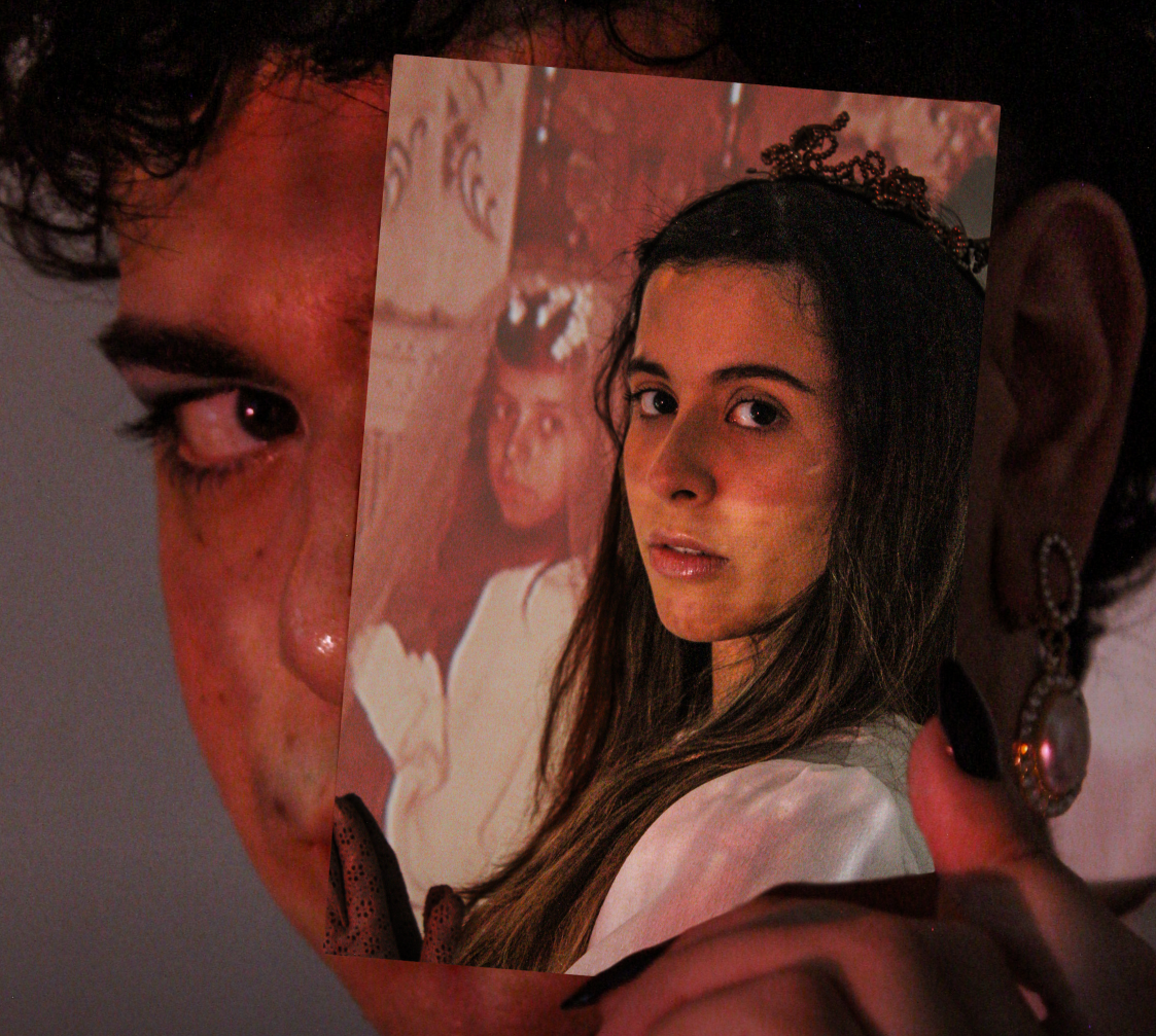 VESTIDO BLANCO, LOS MANDATOS HECHOS RITO, ECO Y DESTINO